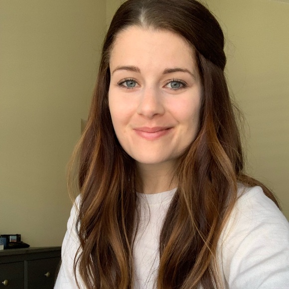 Meet your Posher, Allie! - Picture 2 of 3